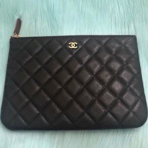 💖Caviar quilted medium cosmetic case black💖